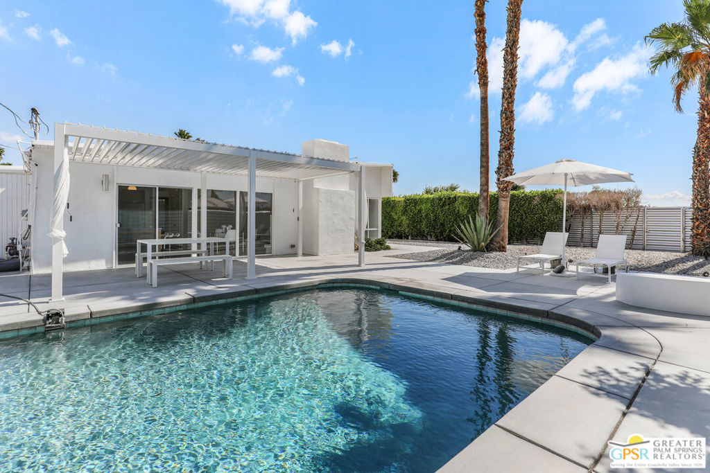 Racquet Club East - Residential