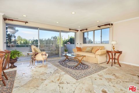 Photo of 865 Comstock Avenue #6A, Los Angeles, CA 90024 (MLS # 26644425)