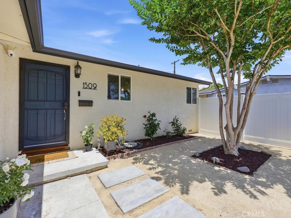 1509 W Santa Clara