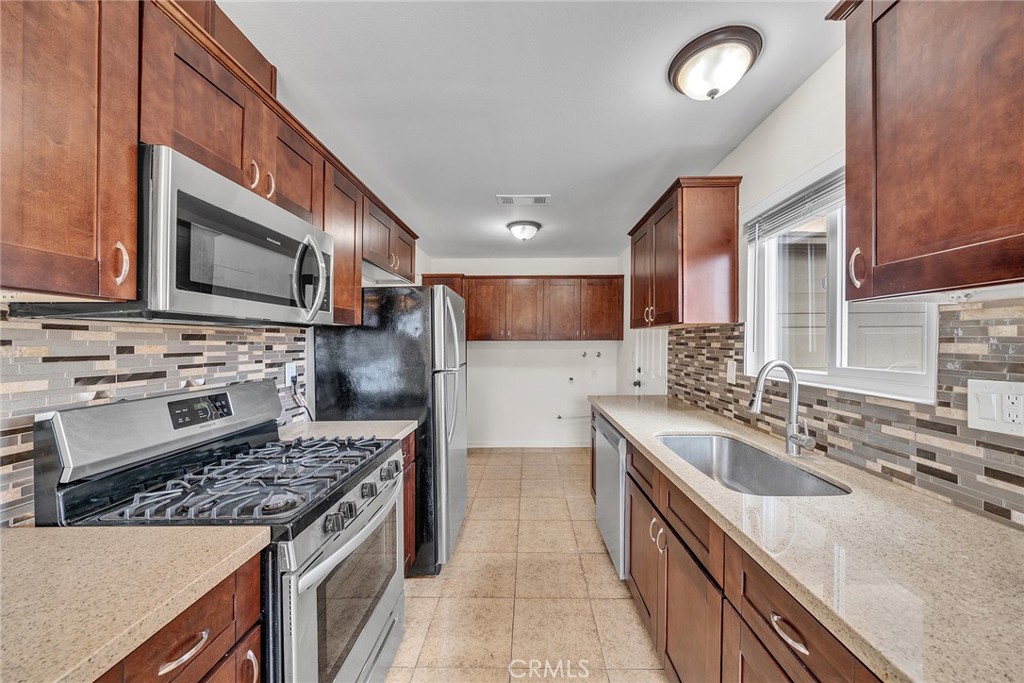 2185 San Bernardo