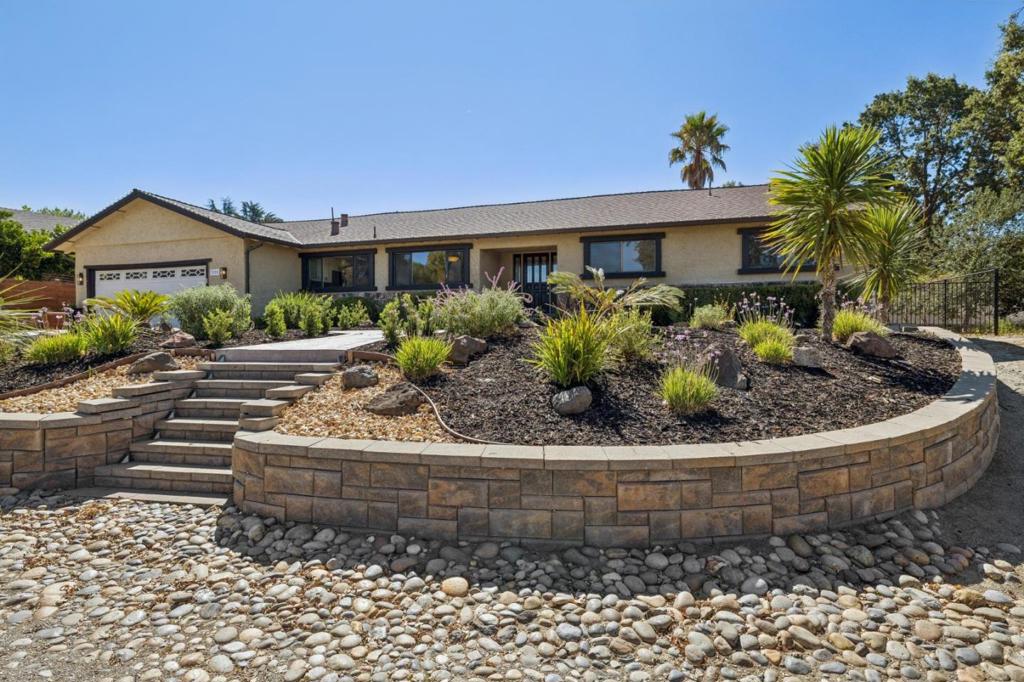 3120 Oak Leaf Court