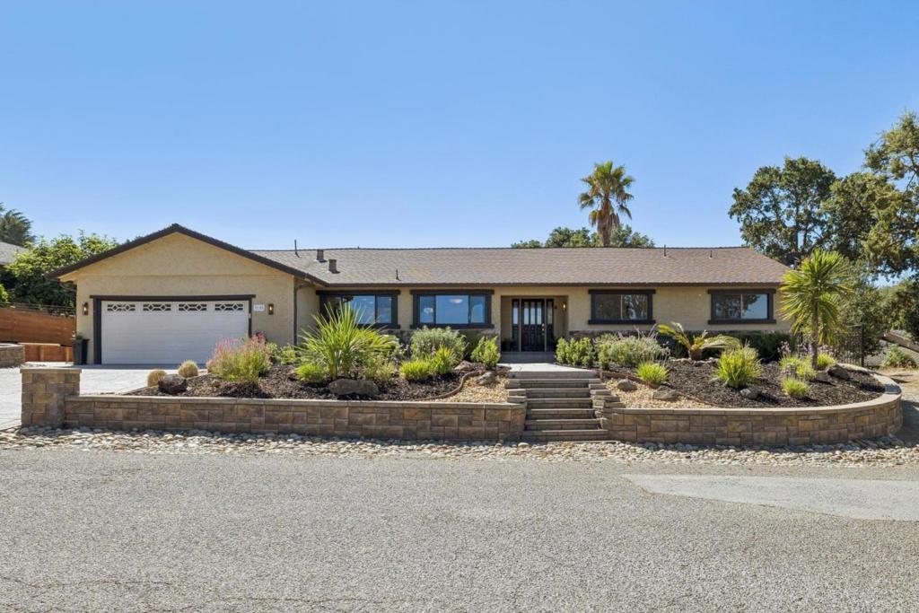 3120 Oak Leaf Court