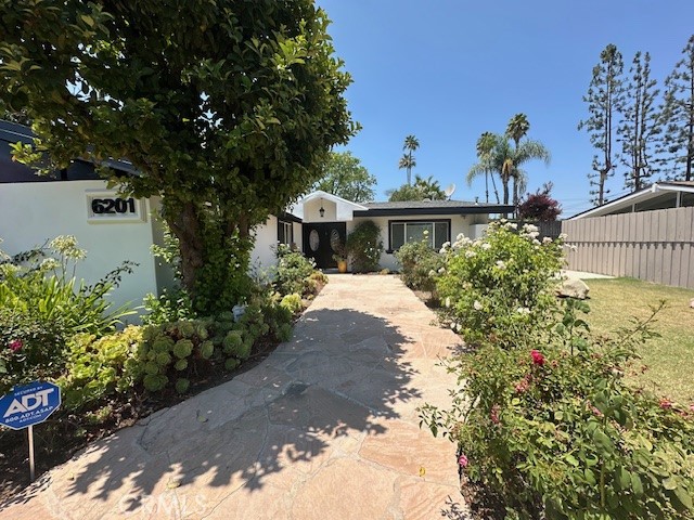 Stunning Tarzana Single-Story Ranch Home for Lease – 5 Bed | 3.5 Bath | Spacious Backyard Oasis
Welcome to this beautifully updated single-family ranch-style home tucked away in one of Tarzana’s most desirable pockets near Candy Cane Lane. Surrounded by newer homes, this expansive single-level residence offers the perfect blend of privacy, space, and comfort – ideal for both relaxing and entertaining.
Step inside to a bright, airy interior featuring natural travertine and wood flooring throughout, recessed lighting, skylights, and charming exposed beam ceilings. This home boasts five generously sized bedrooms and 3.5 bathrooms, offering plenty of room for family and guests.
The large chef’s kitchen seamlessly opens to the family room and dining area, creating an inviting open-concept layout. Multiple sets of French doors extend your living space outdoors, perfect for California indoor-outdoor living.
Enjoy the expansive backyard with a serene patio, lush mature landscaping, and privacy hedges. A gated rear alley access allows parking for six or more vehicles – ideal for gatherings, extra vehicles, or recreational use.
Recent updates include:
* Fresh interior paint
* Upgraded 200-amp electrical panel-Available for Electrical Car.
* Dual central air and heating systems for year-round comfort
This prime Tarzana location offers easy access to Ventura Boulevard’s shopping, dining, parks, and top-rated schools in the area.
Don’t miss your chance to lease this rare gem – a true entertainer’s paradise and private retreat!
