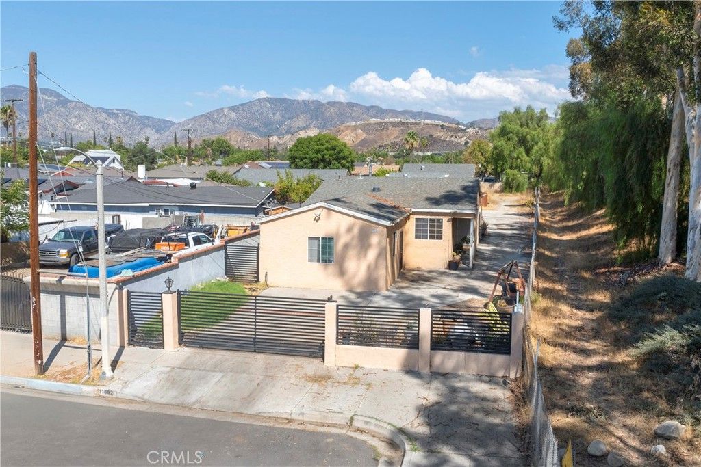 Photo of 11602 Fellows Avenue, Pacoima, CA 91331 (MLS # NP25228299)