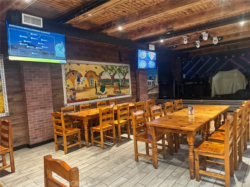 7111 Pacific Boulevard