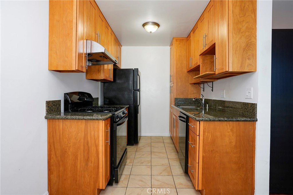 930 E 1st