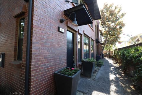 Photo of 561 W Maple Avenue, Orange, CA 92868 (MLS # PW25180808) Photo of 561 W Maple Avenue, Orange, CA 92868 (MLS # PW25180808)