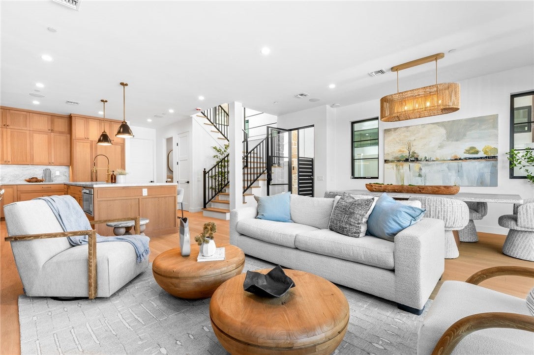 117 E Bay