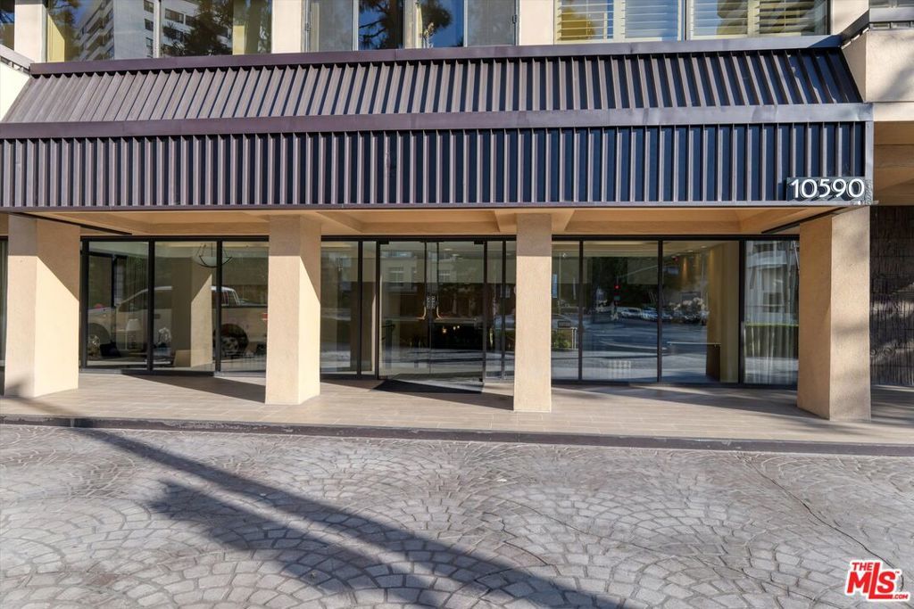 Photo of 10590 Wilshire Boulevard #504, Los Angeles, CA 90024 (MLS # 25587307)