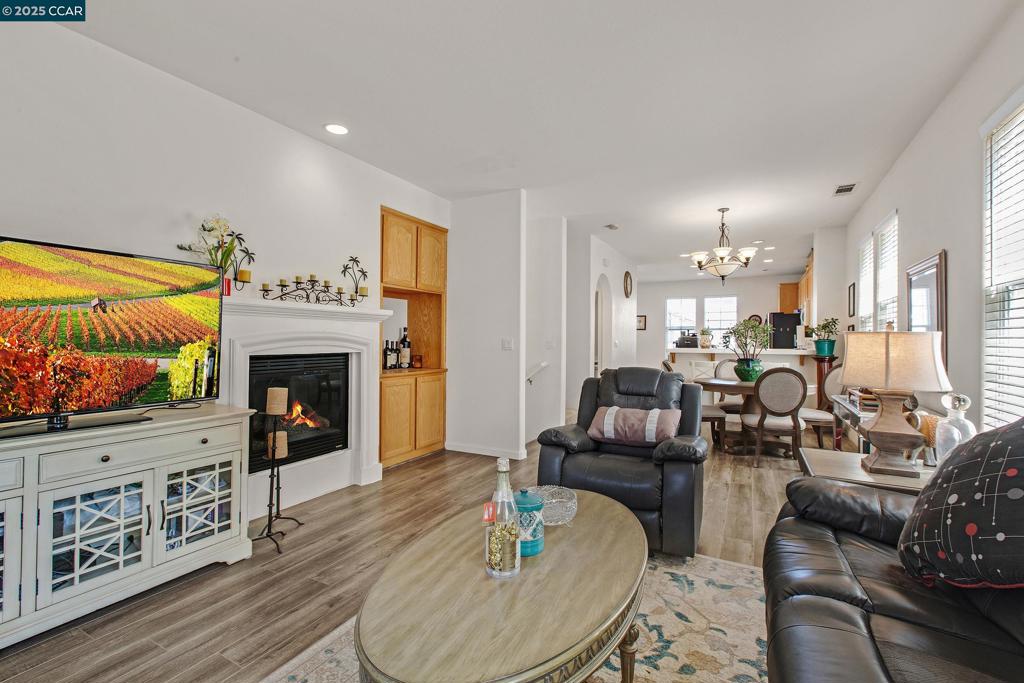 HILLTOP - Residential