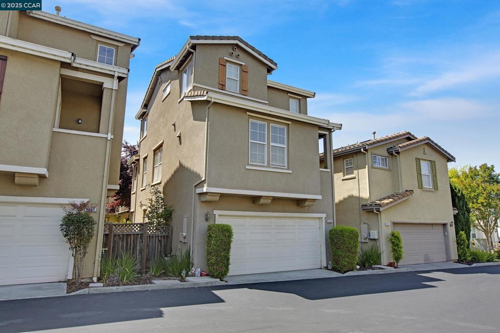 HILLTOP - Residential