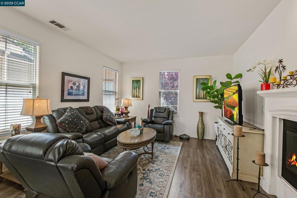 HILLTOP - Residential