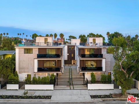Photo of 1426 N Jonah Lane, Los Angeles, CA 90028 (MLS # 26101914)