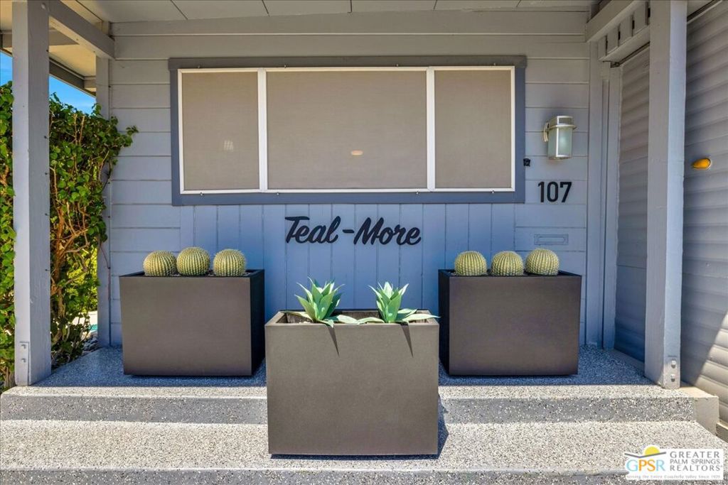 107 Caravan Street