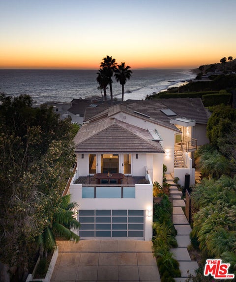 Photo of 31558 Victoria Point Road, Malibu, CA 90265 (MLS # 26103559)