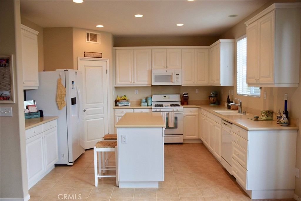 PROPERTIES 902 Sycamore Canyon