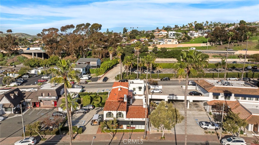 415 N El Camino Real