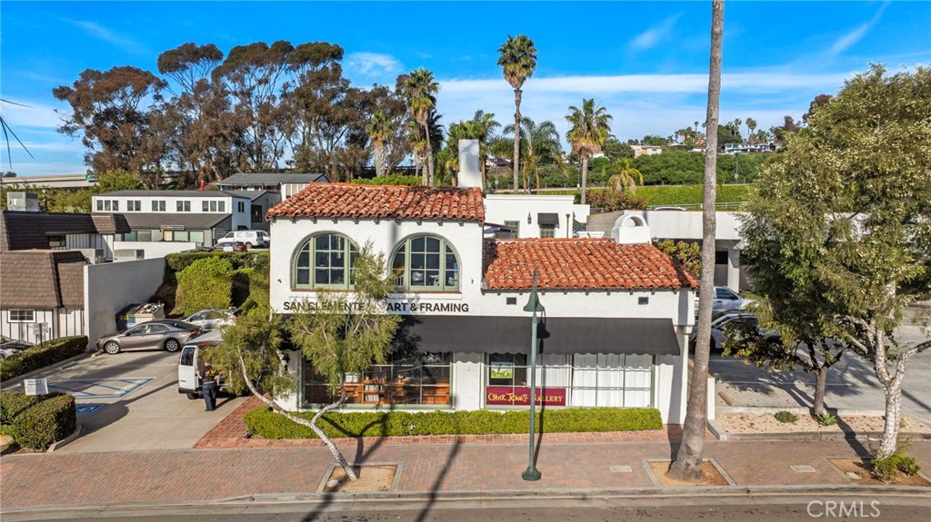 415 N El Camino Real