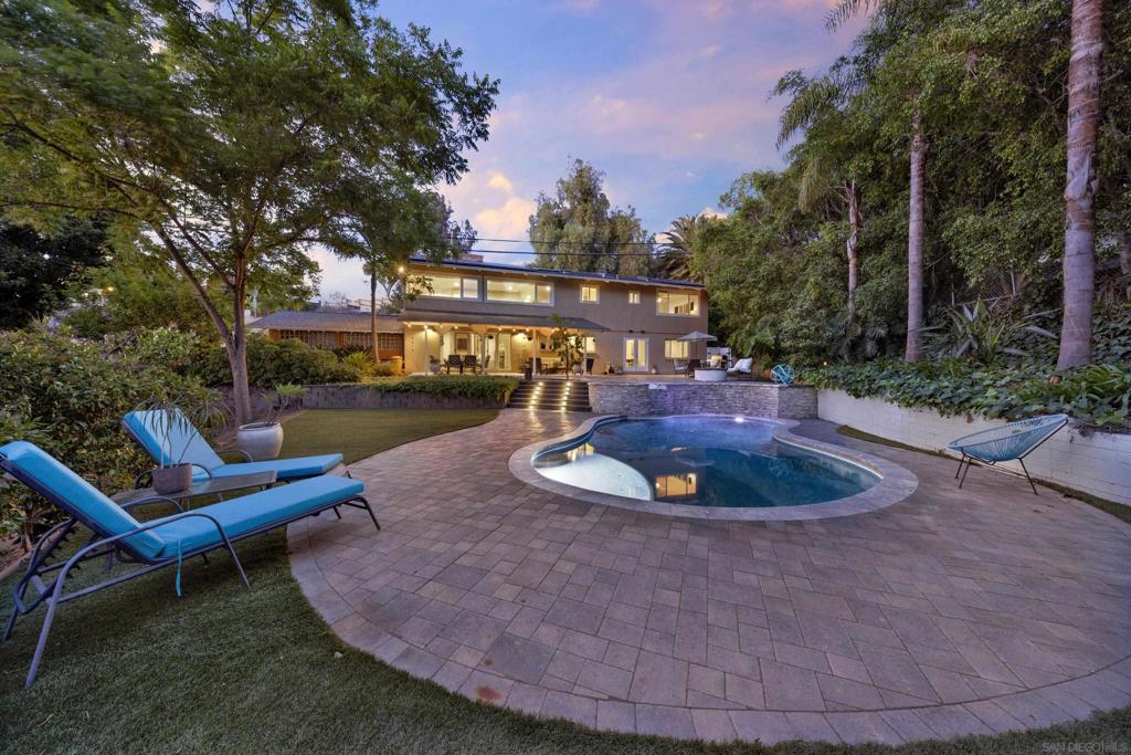 9399 Carmichael Dr