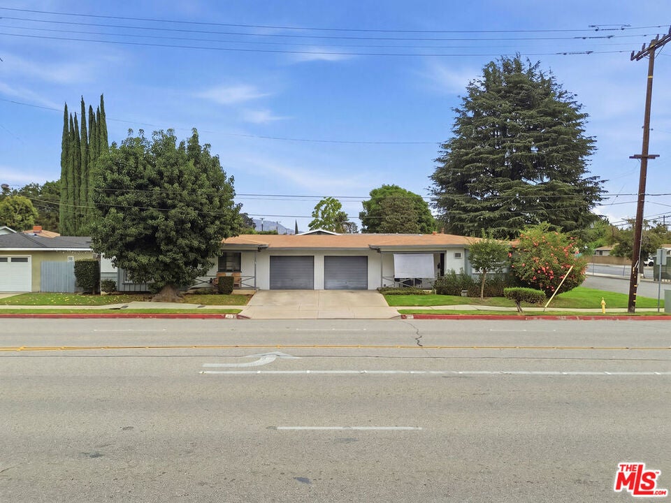 110 N Barranca Avenue