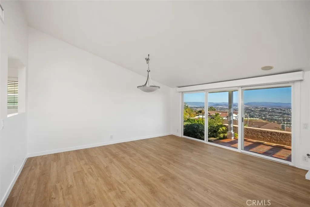 Laguna Niguel, California 92677, United States, 2 Bedrooms Bedrooms, ,2 BathroomsBathrooms,Residential,Active,3906