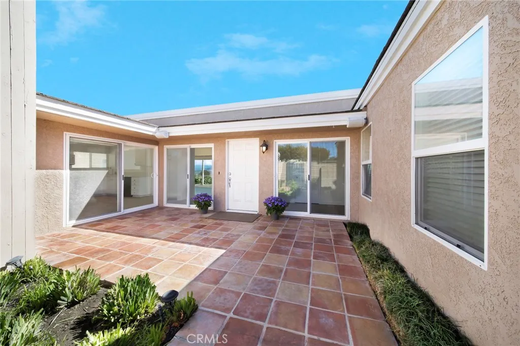 Laguna Niguel, California 92677, United States, 2 Bedrooms Bedrooms, ,2 BathroomsBathrooms,Residential,Active,3906