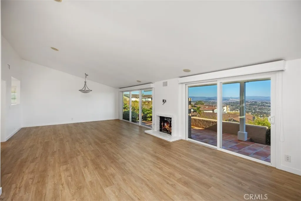 Laguna Niguel, California 92677, United States, 2 Bedrooms Bedrooms, ,2 BathroomsBathrooms,Residential,Active,3906