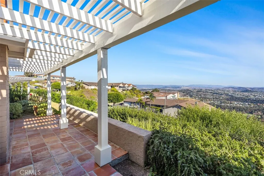Laguna Niguel, California 92677, United States, 2 Bedrooms Bedrooms, ,2 BathroomsBathrooms,Residential,Active,3906