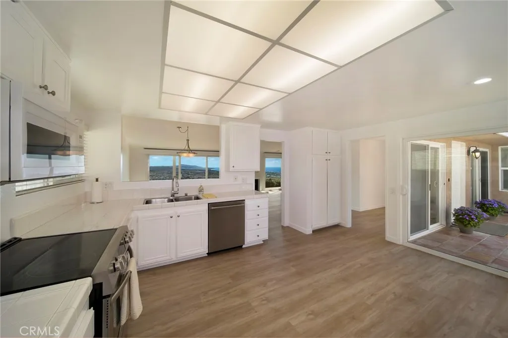 Laguna Niguel, California 92677, United States, 2 Bedrooms Bedrooms, ,2 BathroomsBathrooms,Residential,Active,3906