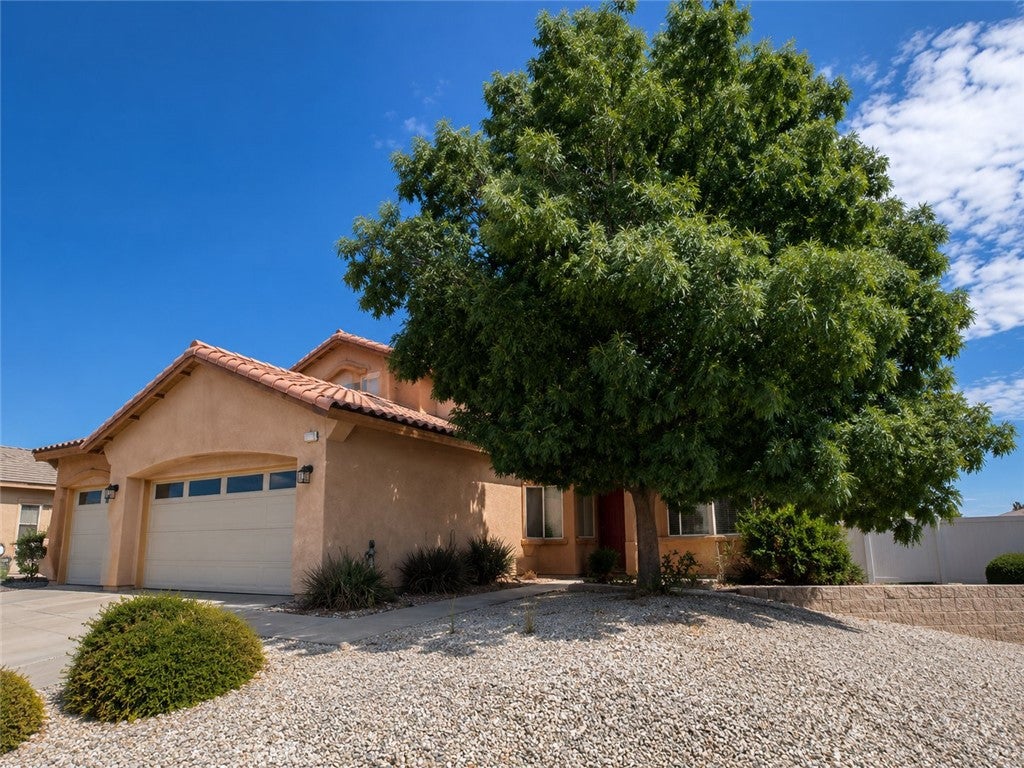 12328 Ava Loma