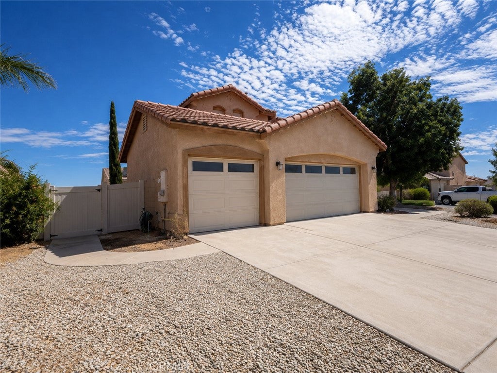 12328 Ava Loma