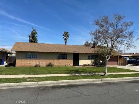 878 E Holly Street Rialto CA 92376