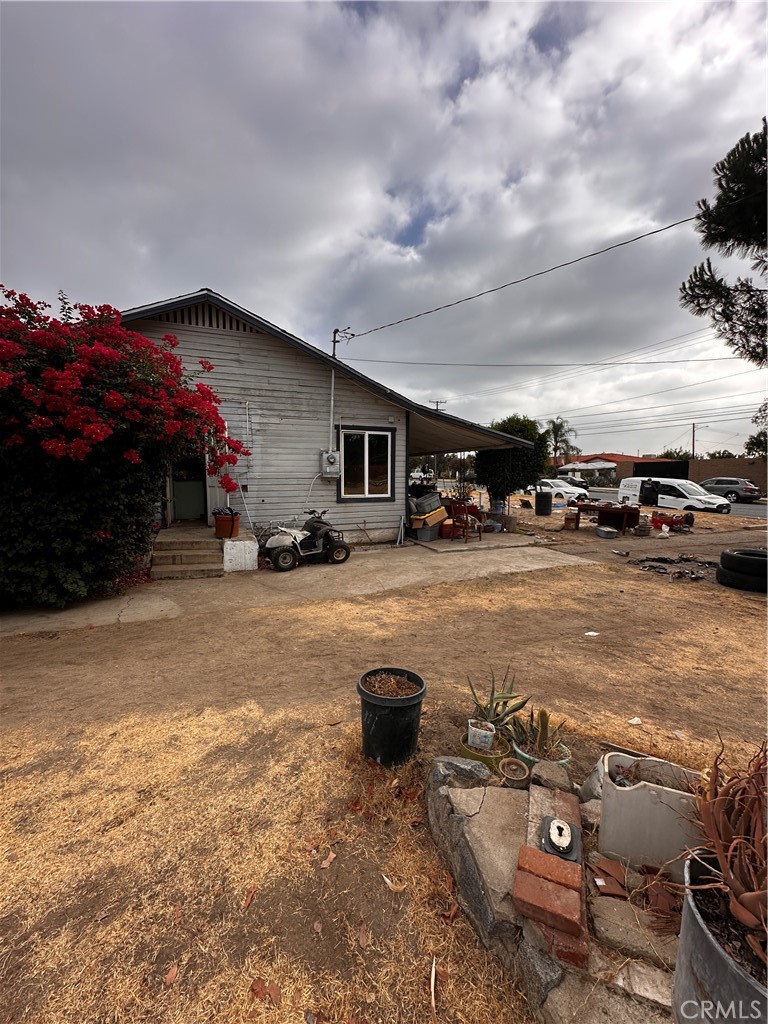 Incredible total Fixer Opportunity with Development Potential This is a rare chance for an investor or end user to transform a corner lot of nearly 20,000 sq ft with approximately 2,800 sq ft of existing living space split between two separate structures. Located in the City of Colton, this property falls under a low-density area designation, which, per city guidelines, allows for the development of up to 9 units or two detached single-family homes. Whether you're looking to renovate and hold, or develop for maximum value, this is truly an investor's dream with enormous upside potential.