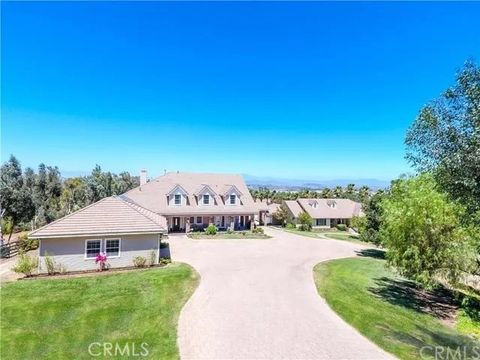 25452 Edna Murrieta CA 92562