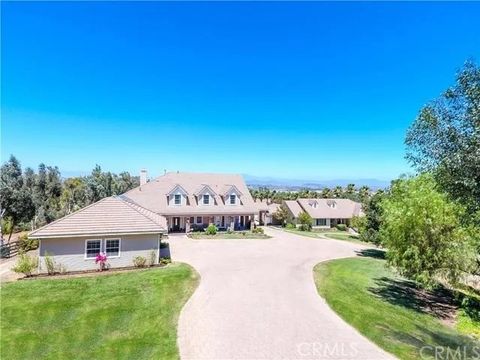 25452 Edna Murrieta CA 92562