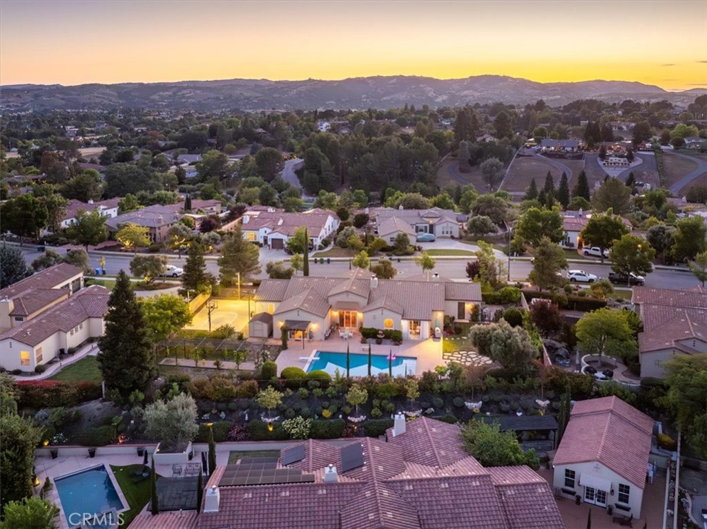 833 Hacienda Circle