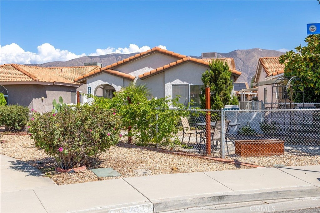 1083 Sombra Way