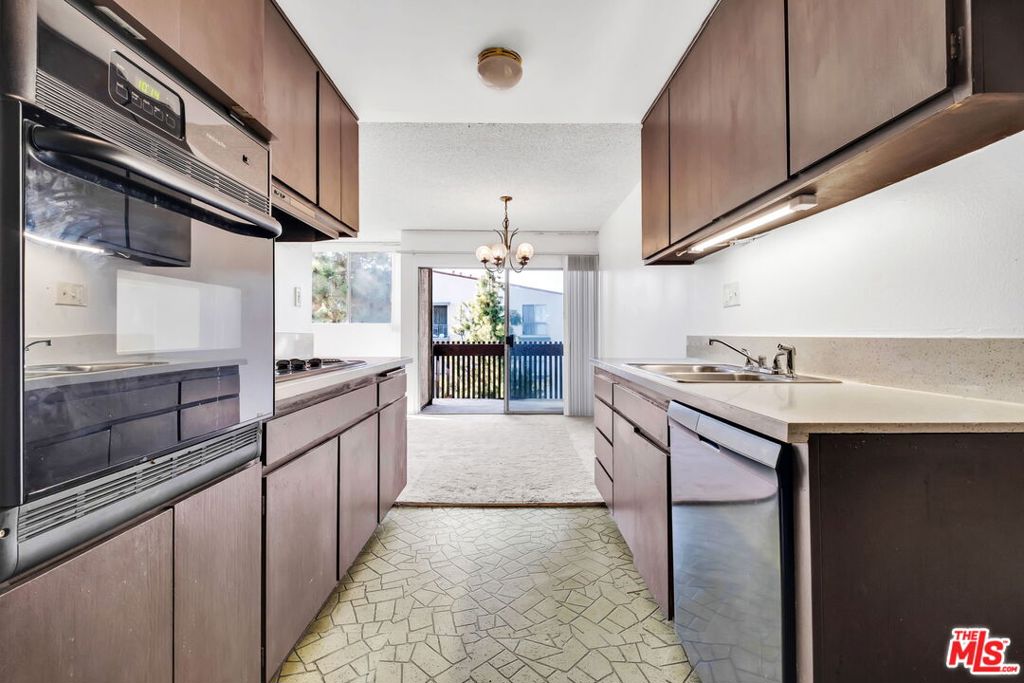 6050 Canterbury Drive E313