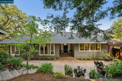 Photo of 665 Sky Hy Cir CIR, Lafayette, CA 94549 (MLS # 41134927)