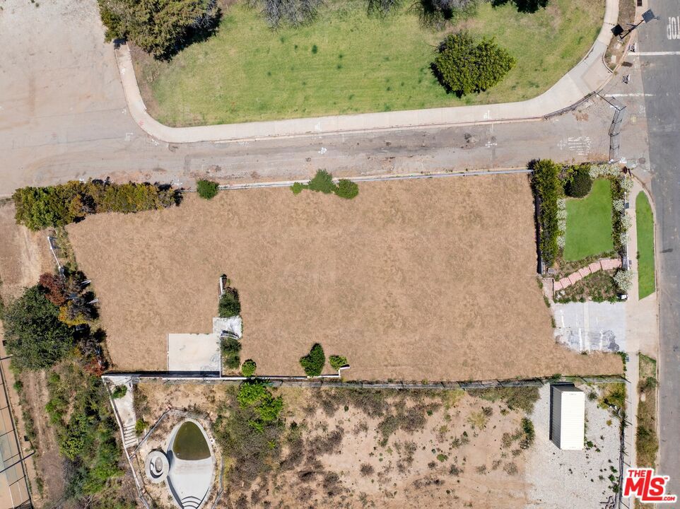 683 Alma Real Drive