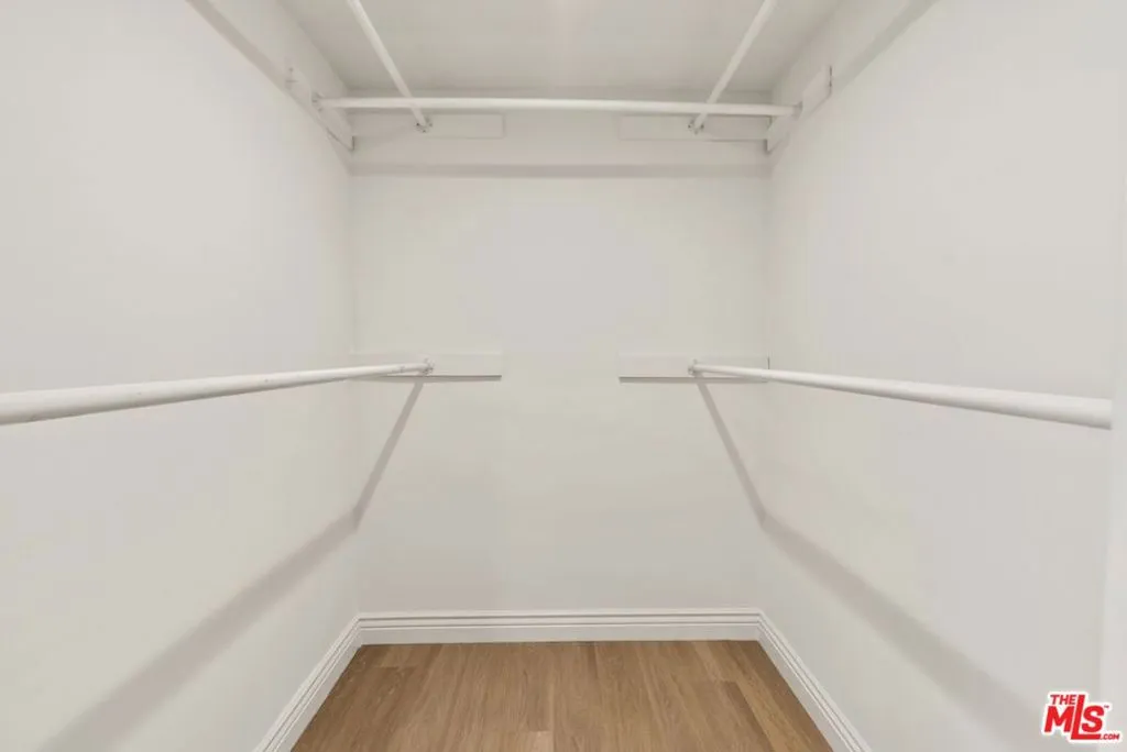 Los Angeles, California 90025, United States, 2 Bedrooms Bedrooms, ,2 BathroomsBathrooms,Residential,Active,163046