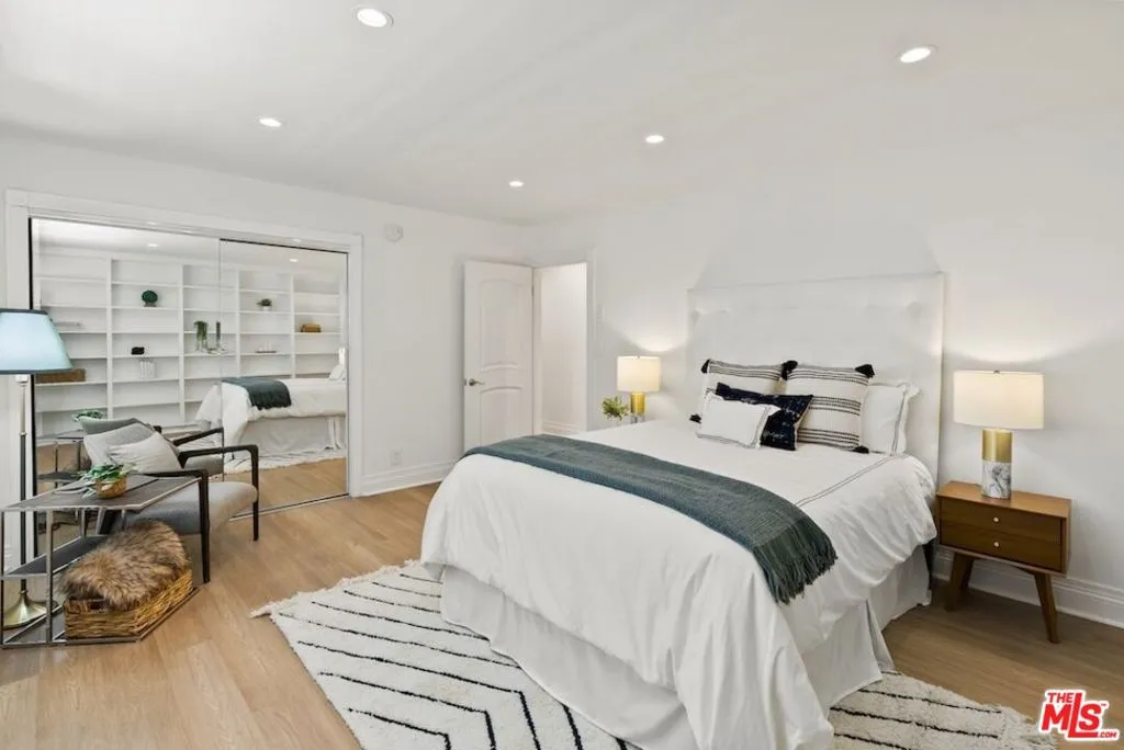 Los Angeles, California 90025, United States, 2 Bedrooms Bedrooms, ,2 BathroomsBathrooms,Residential,Active,163046