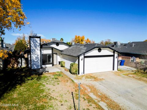 Photo of 837 Sunrise Court, Lancaster, CA 93535 (MLS # 225005935)
