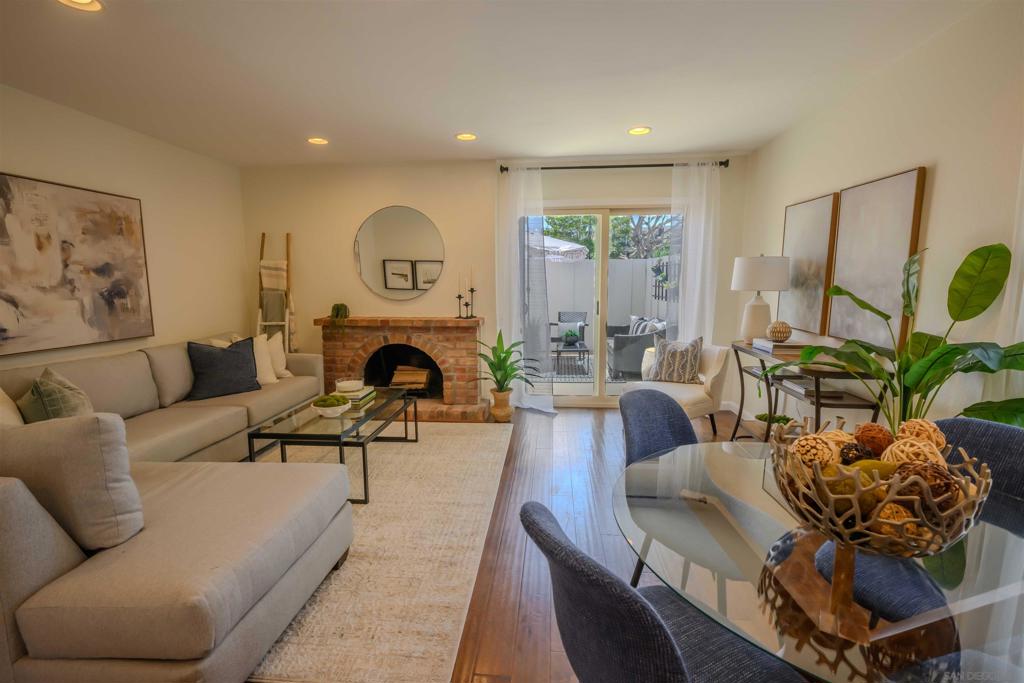 4202 Loma Riviera Ln