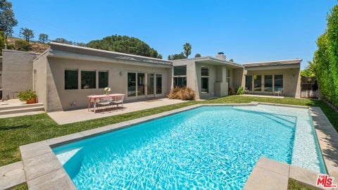 Photo of Los Angeles, CA 90046 (MLS # 26841655)