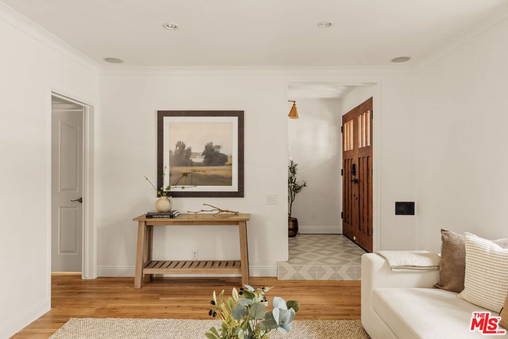 Photo of 7805 Denrock Avenue, Los Angeles, CA 90045 (MLS # 26669449)