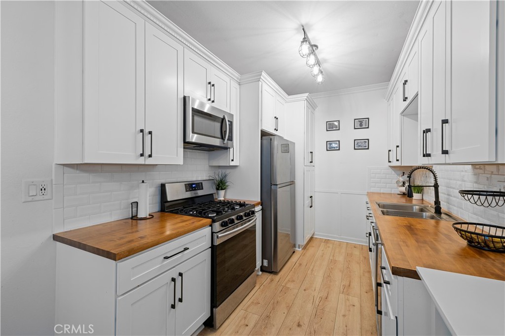 Casa De Oaks (604) - Residential