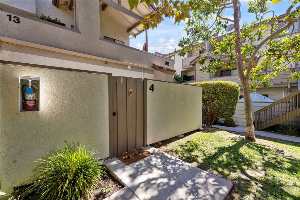 Casa De Oaks (604) - Residential