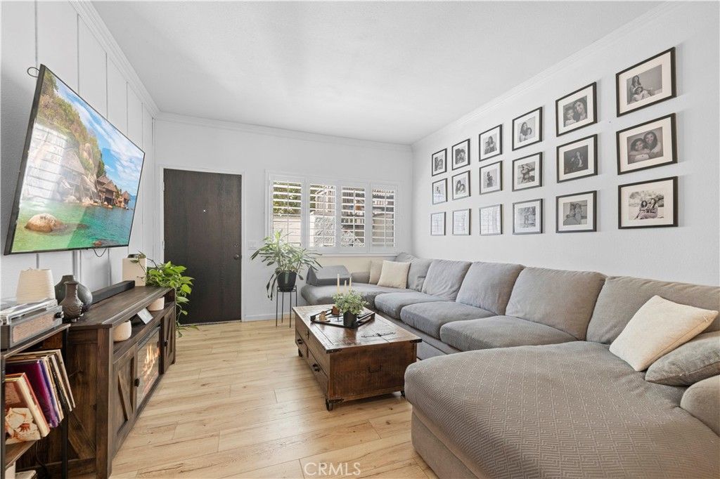 Photo of 86 Maegan Pl #4, Thousand Oaks, CA 91362 (MLS # SR25234909)