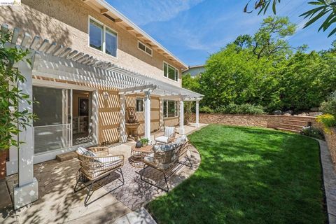 Photo of 1977 Woodbury Ct Ct, Walnut Creek, CA 94596 (MLS # 41128691)